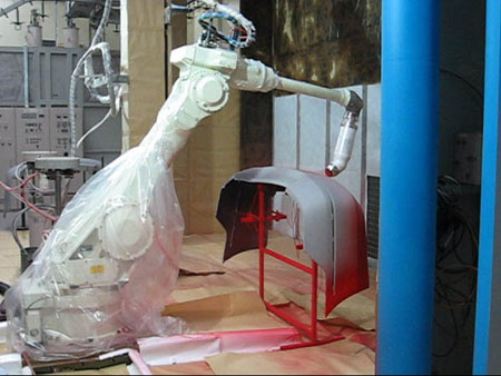 现场演示的保险杠喷涂